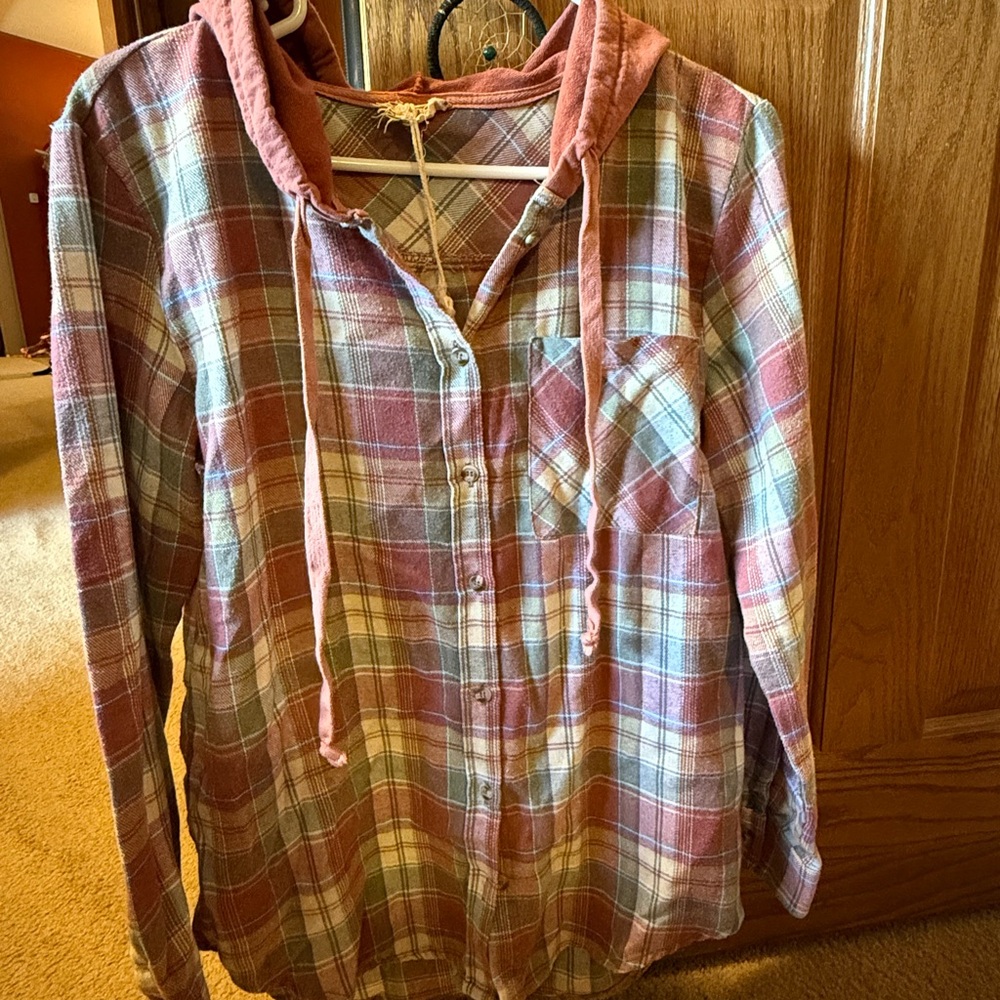 Hem & Thread button down with hold! New with tags! Size small!